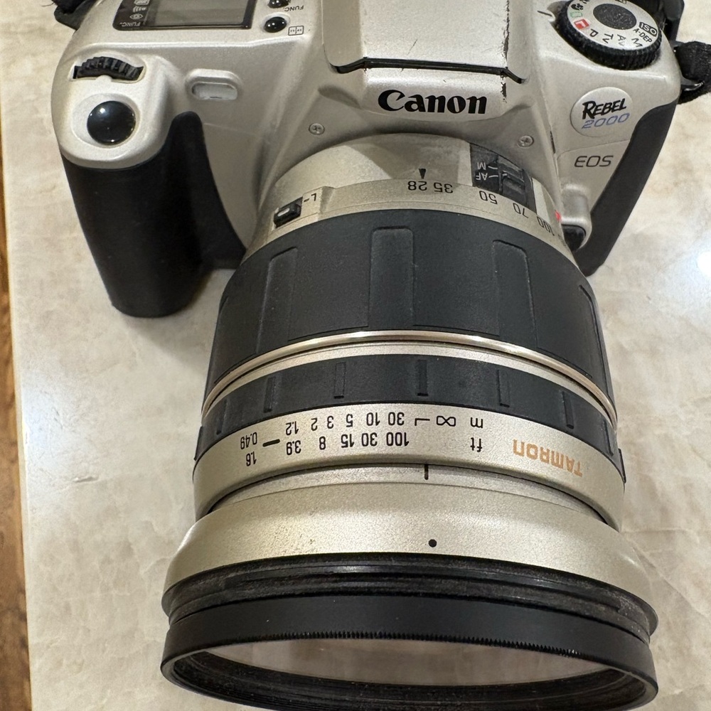 Canon EOS Rebel 2000 - Silver and Black
